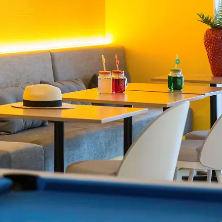 Ibis Styles Cap 3000 Aeroport סאן-לורן-דו-ואר