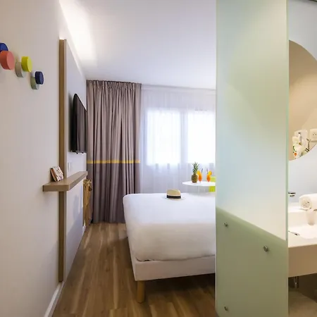 Ibis Styles Cap 3000 Aeroport מלון