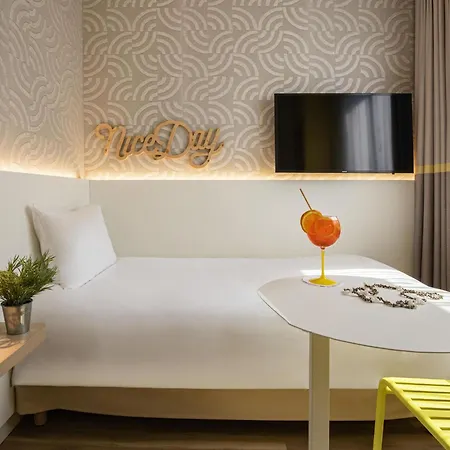 Ibis Styles Cap 3000 Aeroport Hotel 3*