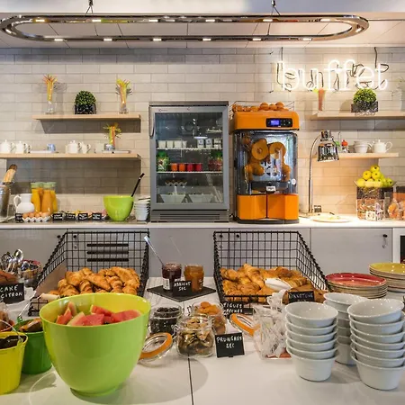 Ibis Styles Cap 3000 Aeroport Hotel