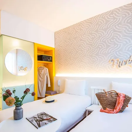 Ibis Styles Cap 3000 Aeroport Отель