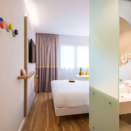 Hotel Ibis Styles Cap 3000 Aeroport