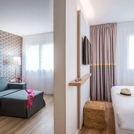 Ibis Styles Cap 3000 Aeroport Hotel