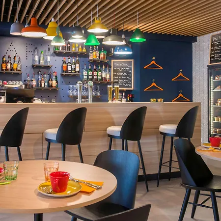 Hotel Ibis Styles Cap 3000 Aeroport