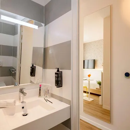 Ibis Styles Cap 3000 Aeroport Hotel