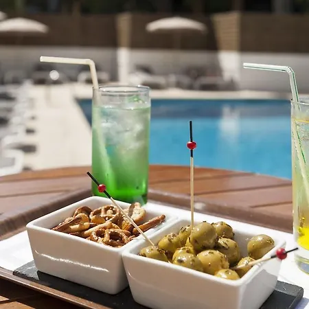 Hotel Ibis Styles Cap 3000 Aeroport 3*