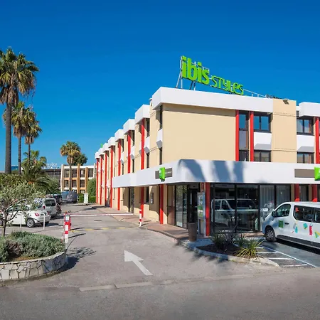 Ibis Styles Cap 3000 Aéroport