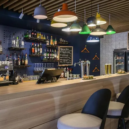 Ibis Styles Cap 3000 Aeroport Hotel