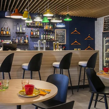 Hotel Ibis Styles Cap 3000 Aeroport 3*