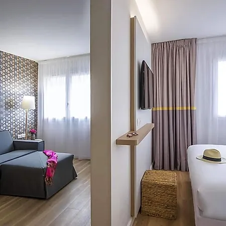 Ibis Styles Cap 3000 Aeroport Hotel 3*