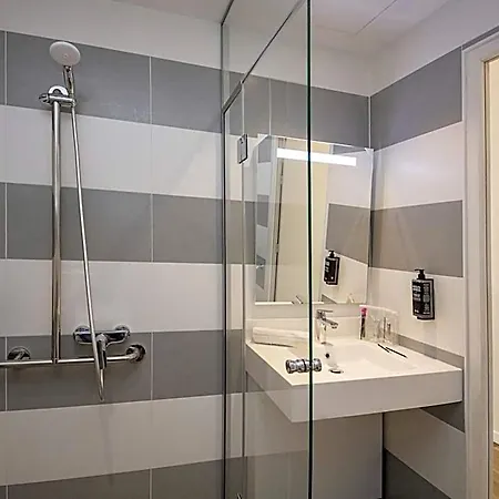 Hotel Ibis Styles Cap 3000 Aeroport