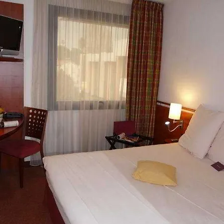 Ibis Styles Cap 3000 Aeroport Hotel