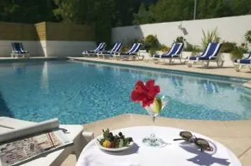Ibis Styles Cap 3000 Aéroport Hotel 3*
