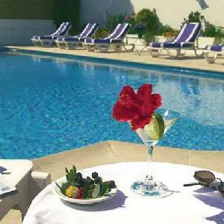 Ibis Styles Cap 3000 Aeroport Hotel