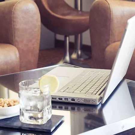 Hotel Ibis Styles Cap 3000 Aeroport