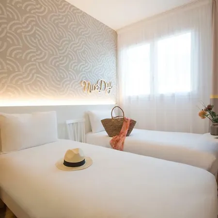 Отель Ibis Styles Cap 3000 Aeroport Сен-Лоран-дю-Вар