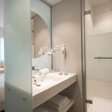 Ibis Styles Cap 3000 Aeroport 3*