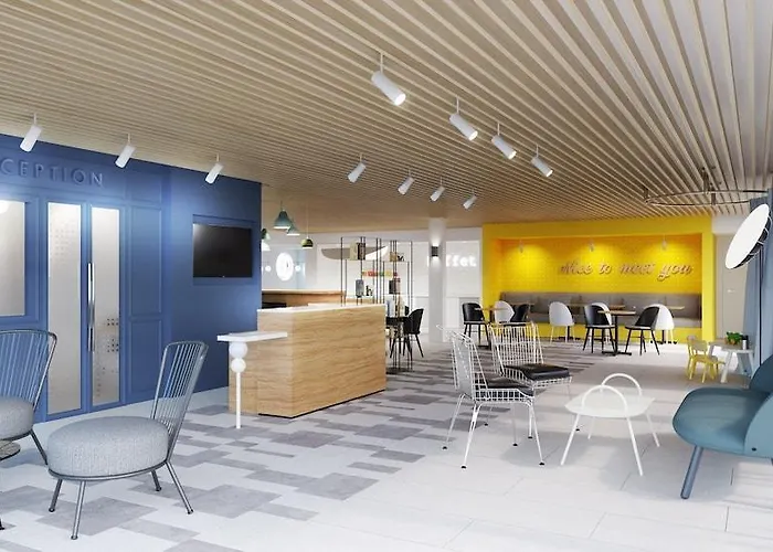 ホテル Ibis Styles Cap 3000 Aeroport 3*