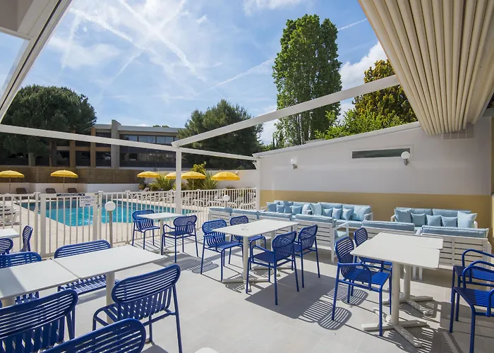 Ibis Styles Cap 3000 Aeroport 3*