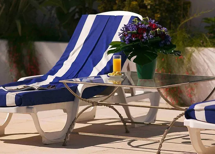 מלון Ibis Styles Cap 3000 Aeroport 3*