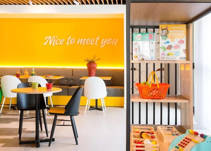 Ibis Styles Cap 3000 Aeroport מלון