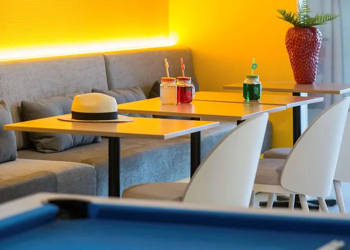 Ibis Styles Cap 3000 Aeroport סאן-לורן-דו-ואר