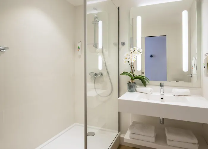 Ibis Styles Cap 3000 Aeroport סאן-לורן-דו-ואר