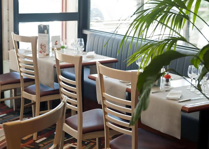 Ibis Styles Cap 3000 Aeroport מלון סאן-לורן-דו-ואר