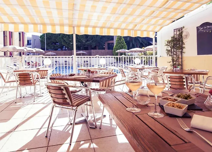 מלון Ibis Styles Cap 3000 Aeroport 3*