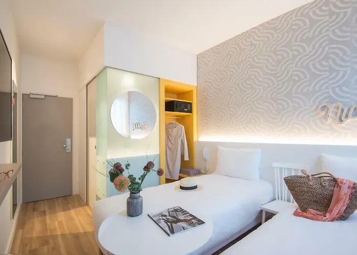 Ibis Styles Cap 3000 Aeroport מלון 3*