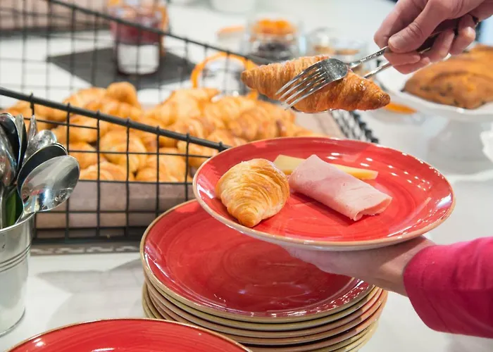 Ibis Styles Cap 3000 Aeroport 3* סאן-לורן-דו-ואר